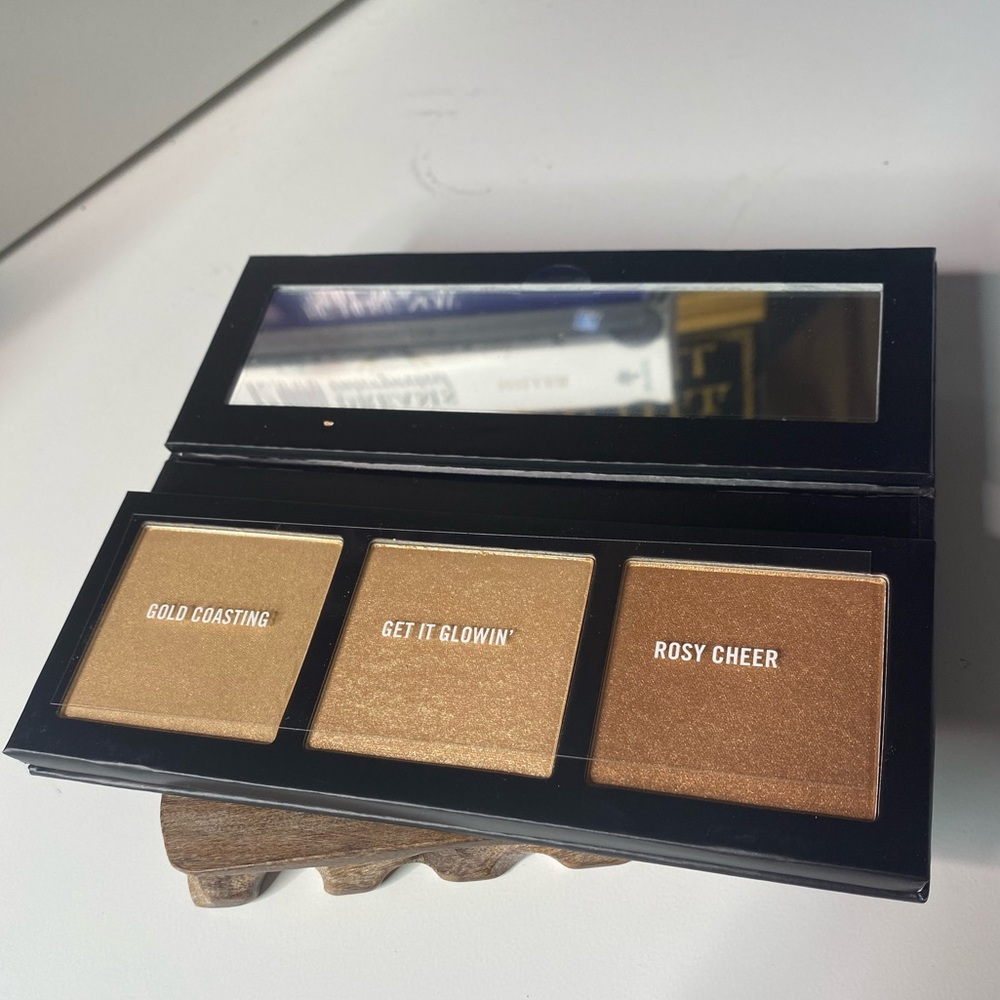 Mac Cosmetics Hyper Glow Palette